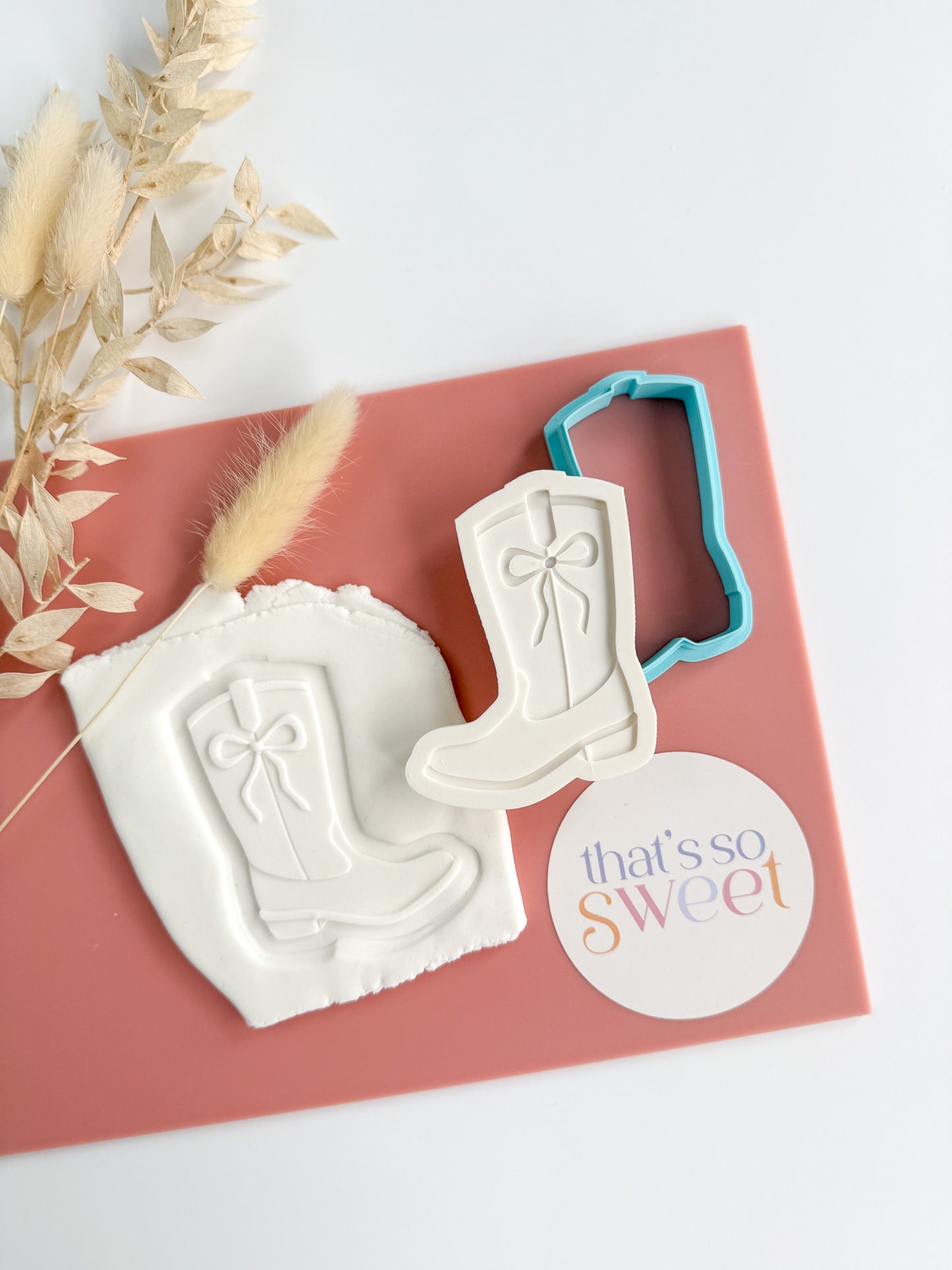 Cowgirl Boot with Bow Stamp and Cutter