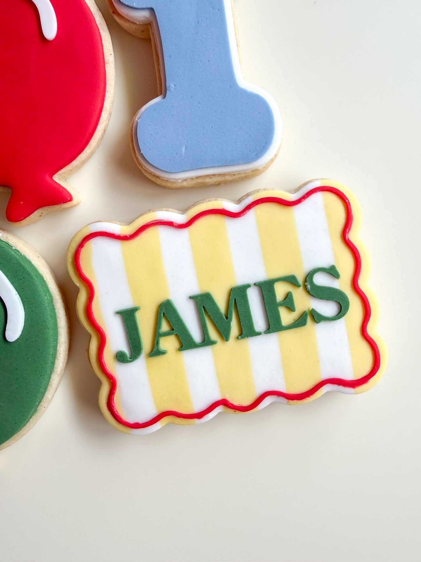 Decorated cookie using Thick Stripe Plate