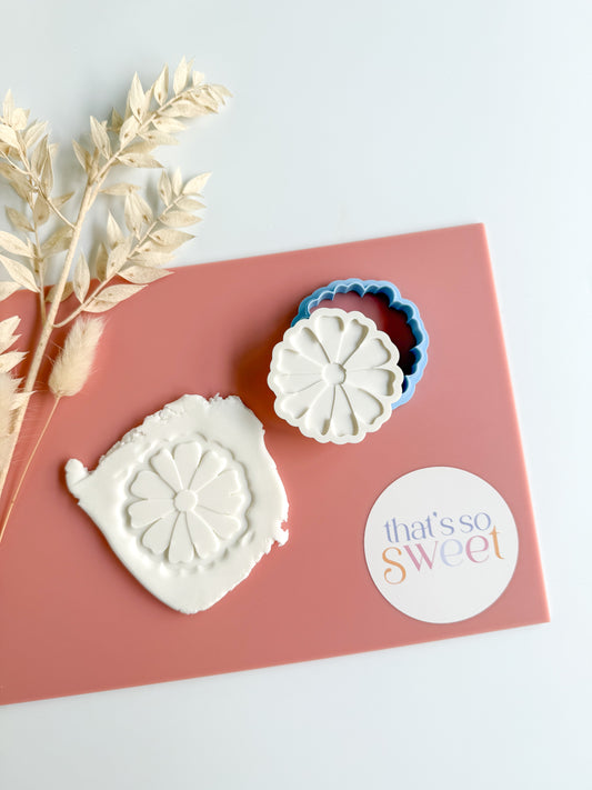 Mini Daisy Stamp and Cutter
