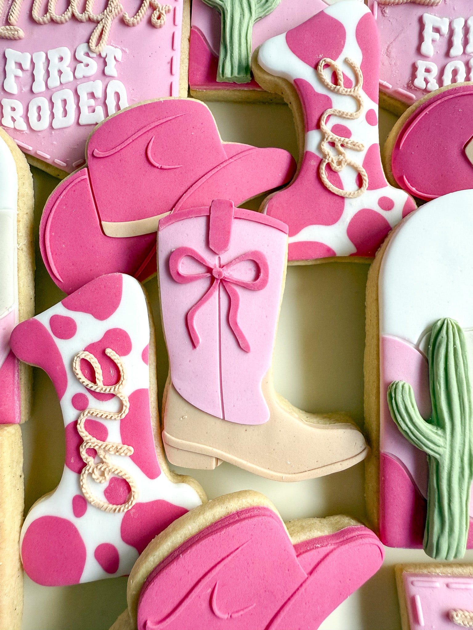 Cowgirl Boot and One Rope Font Cookie